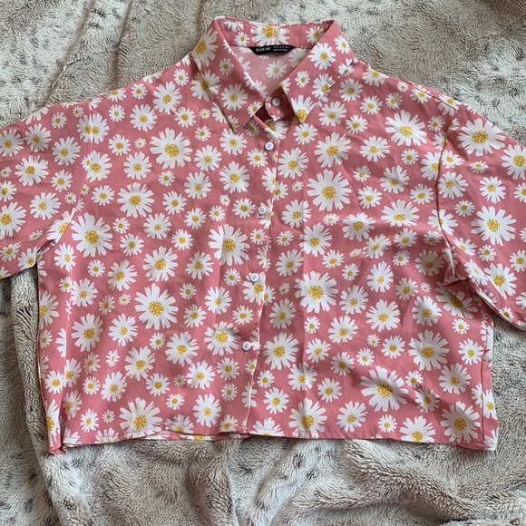 SHEIN Floral Pink Crop Top Button Up Size M - Picture 2 of 5